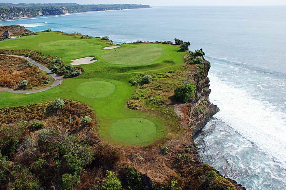 Dreamland Beach Surf Spot Bali Surf Indonesia